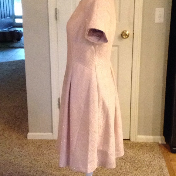 Beautiful light pink with silver design - size 12 - Picture 2 of 6